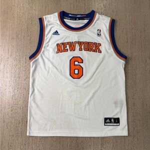 😎 Official NBA New York Knicks Kristaps Porziņģis Adidas Jersey in Youth Large